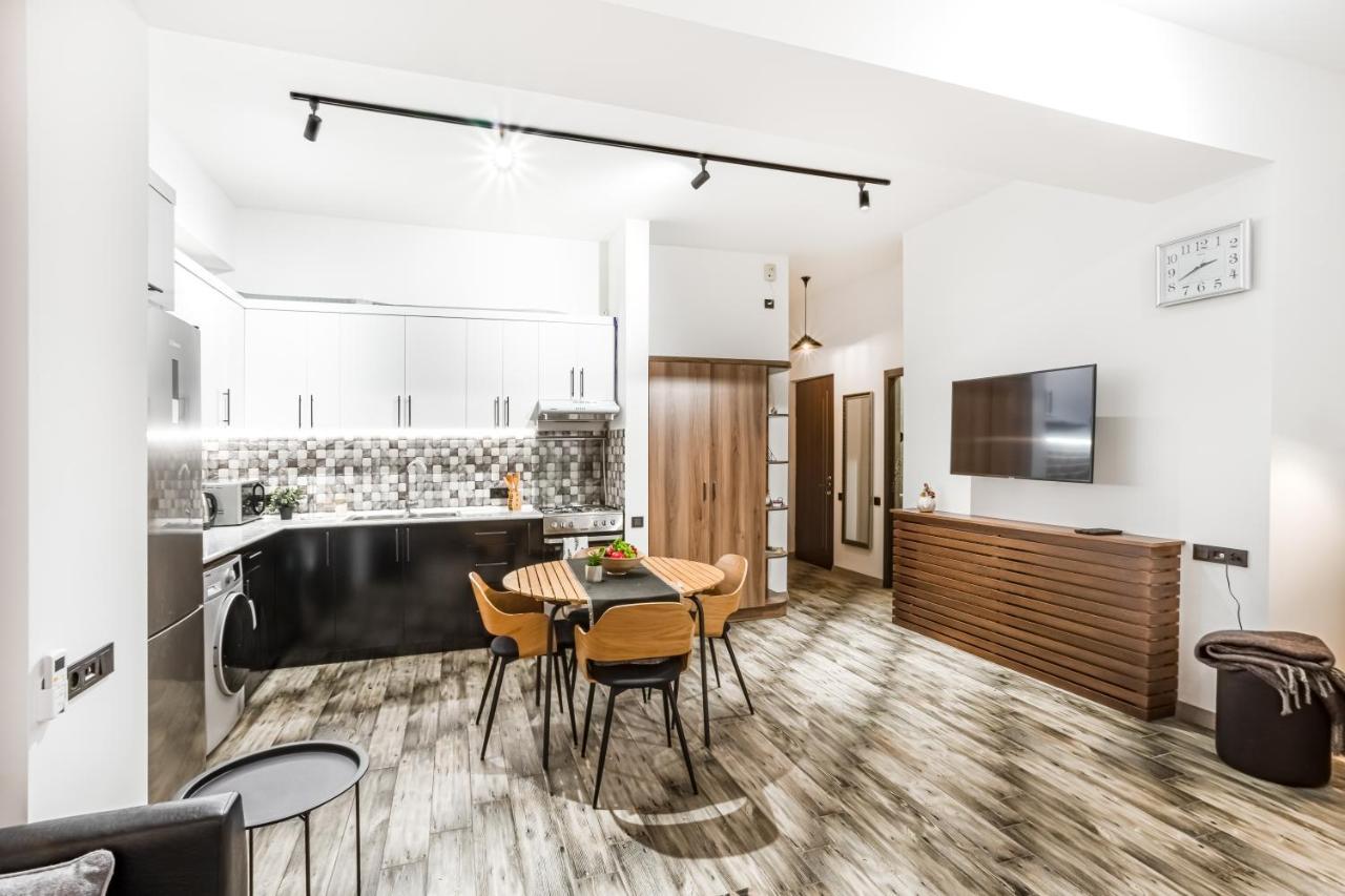 Hotelise I Gin Apartment Yerevan Bagian luar foto