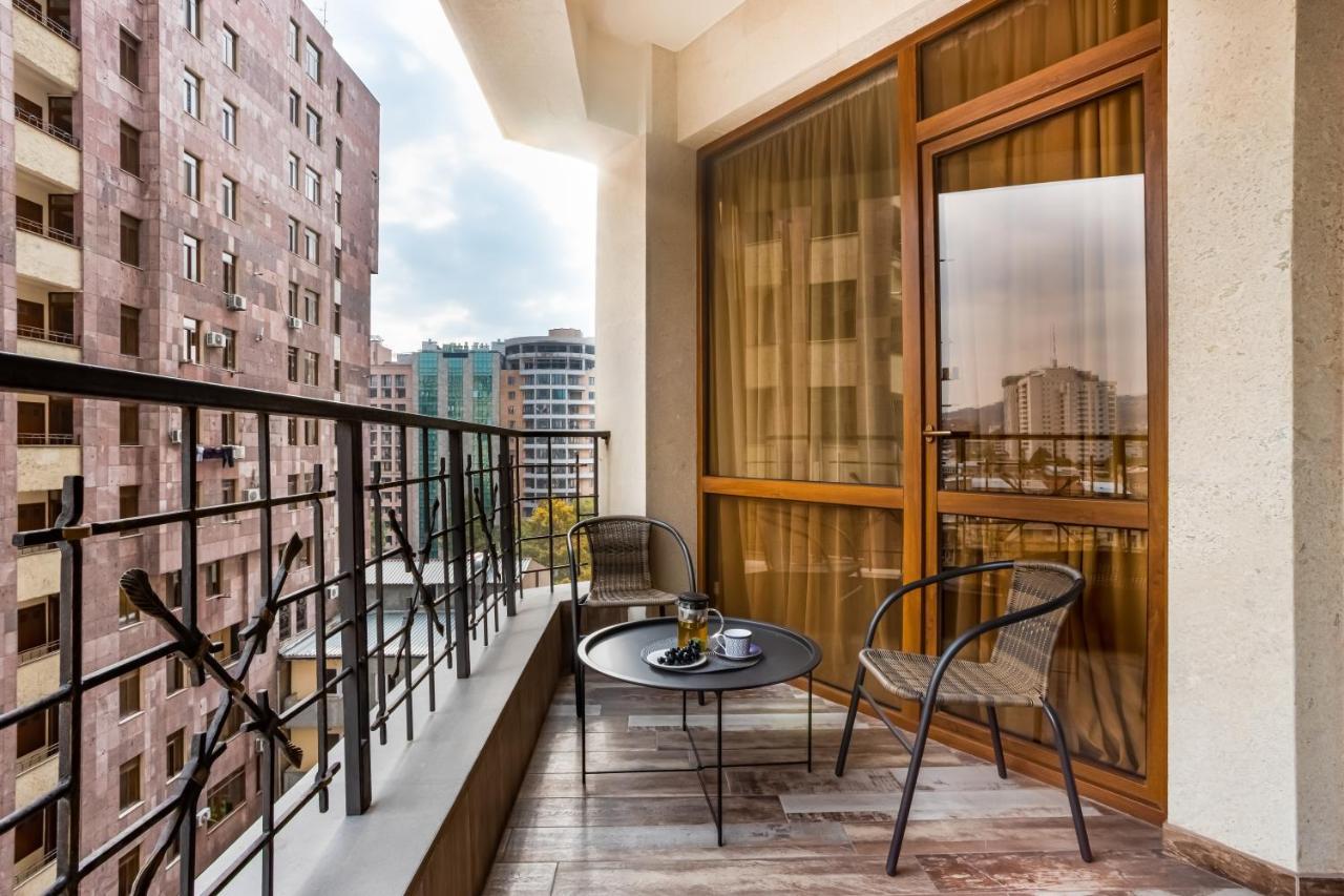 Hotelise I Gin Apartment Yerevan Bagian luar foto