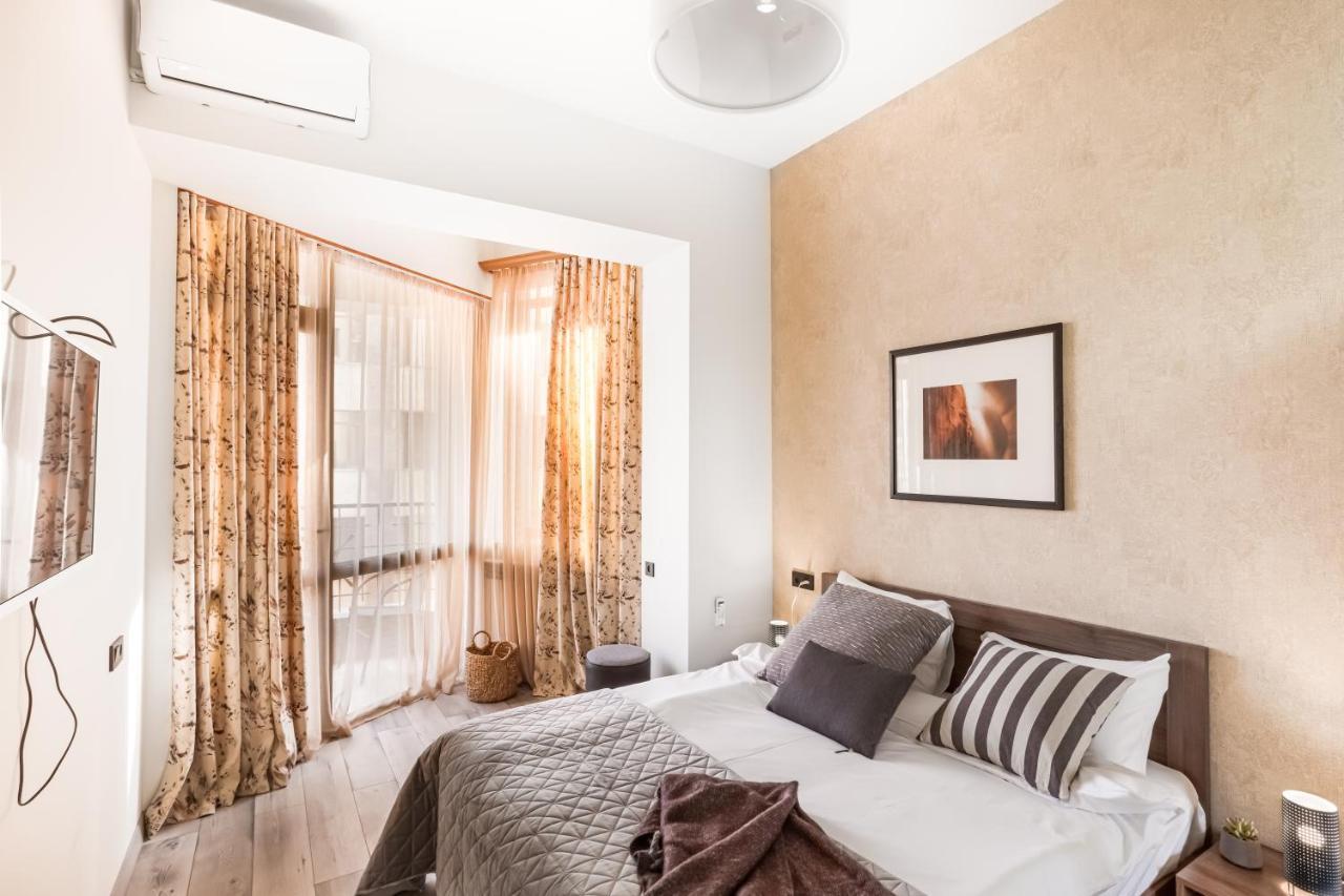 Hotelise I Gin Apartment Yerevan Bagian luar foto