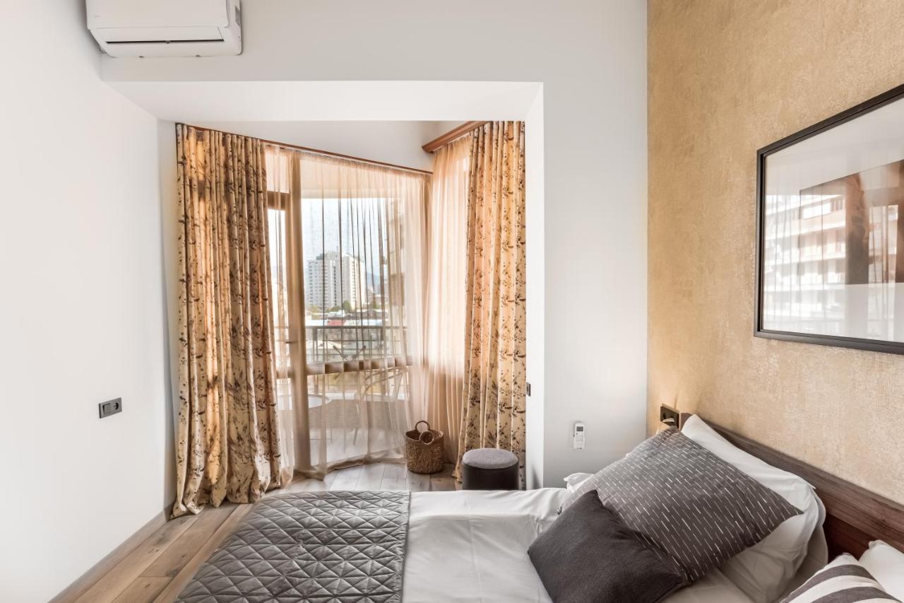 Hotelise I Gin Apartment Yerevan Bagian luar foto