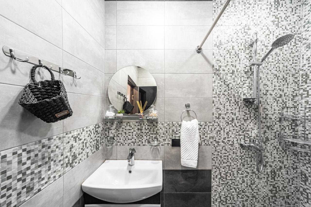 Hotelise I Gin Apartment Yerevan Bagian luar foto